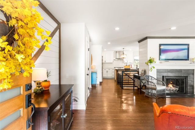200 Locust Street, Denver, CO 80220