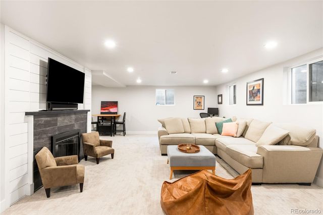 200 Locust Street, Denver, CO 80220