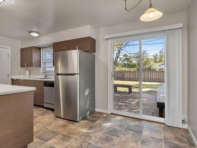 4720 Sw LARCH Dr, Beaverton, OR 97005