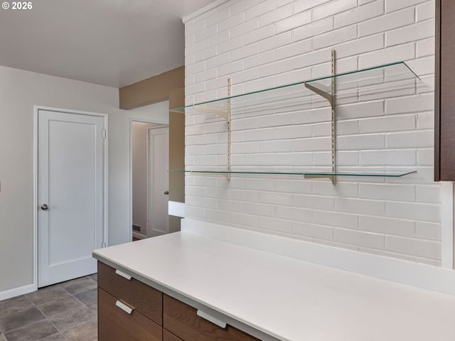 4720 Sw LARCH Dr, Beaverton, OR 97005