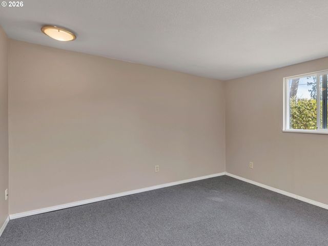 4720 Sw LARCH Dr, Beaverton, OR 97005