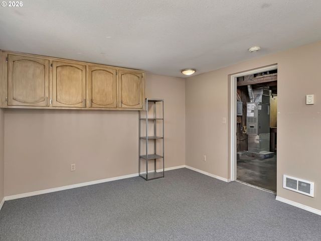 4720 Sw LARCH Dr, Beaverton, OR 97005