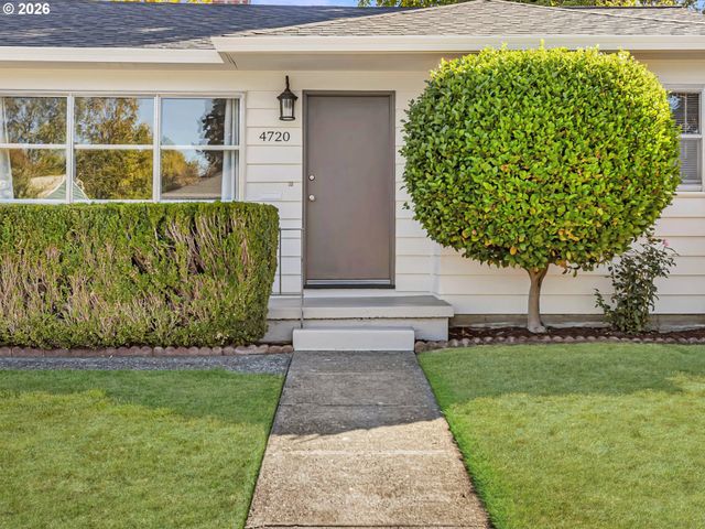 4720 Sw LARCH Dr, Beaverton, OR 97005