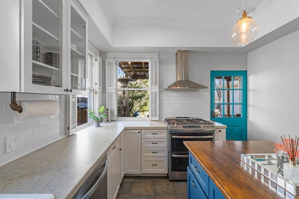 943 Pecore Street, Houston, TX 77009