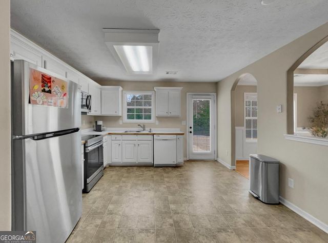 518 Vinemont Way, Auburn, GA 30011