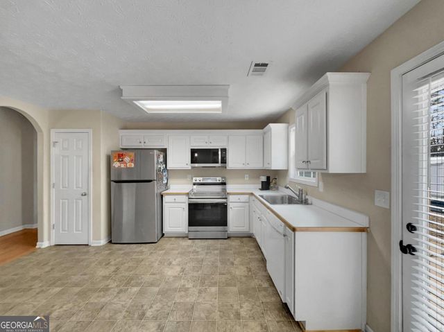 518 Vinemont Way, Auburn, GA 30011