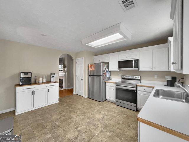 518 Vinemont Way, Auburn, GA 30011