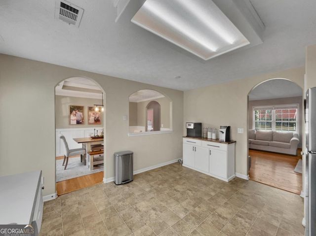 518 Vinemont Way, Auburn, GA 30011