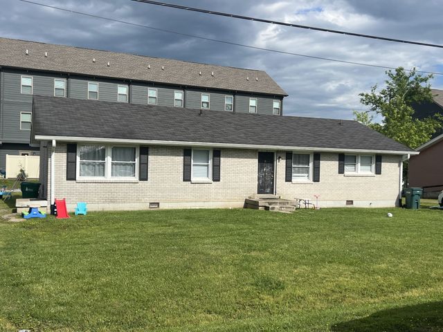 715 Kent Dr, Lebanon, TN 37087