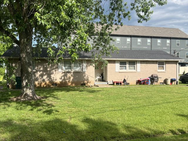 715 Kent Dr, Lebanon, TN 37087