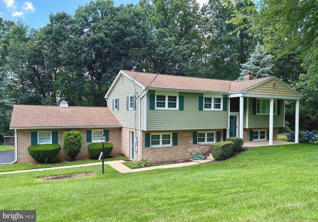 4239 SHAFFERS CHURCH RD, Glen Rock, PA 17327