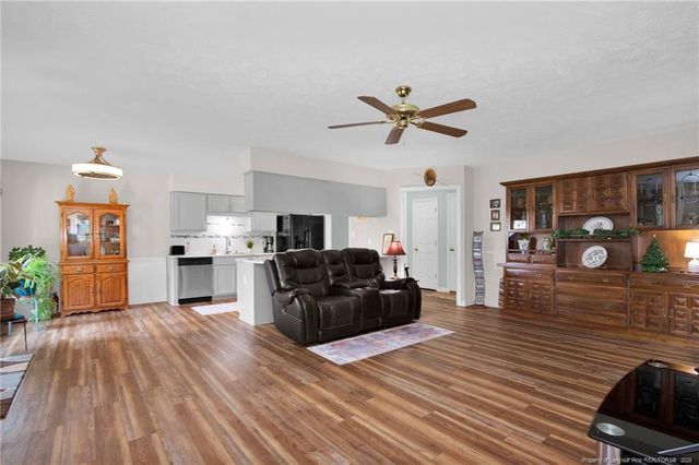 4327 Falls Drive, Hope Mills, NC 28348