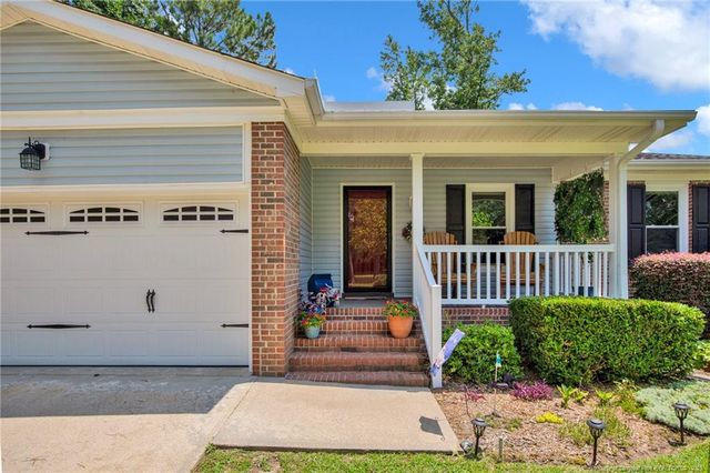 4327 Falls Drive, Hope Mills, NC 28348