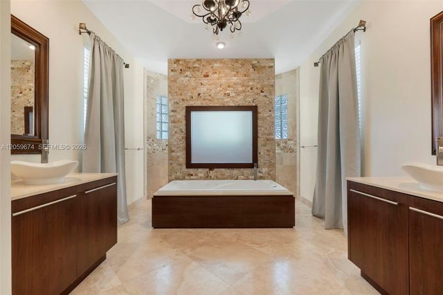 13746 NW 21st St, Pembroke Pines, FL 33028