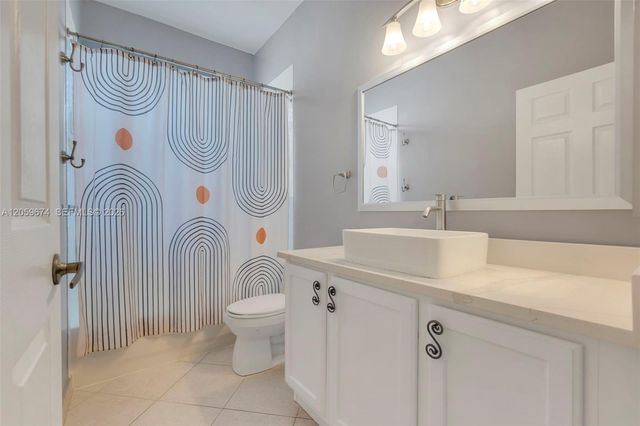 13746 NW 21st St, Pembroke Pines, FL 33028
