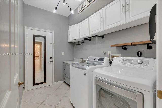 13746 NW 21st St, Pembroke Pines, FL 33028