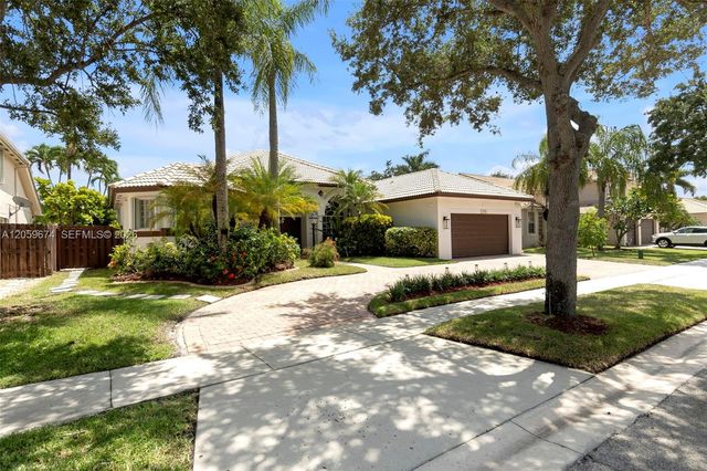 13746 NW 21st St, Pembroke Pines, FL 33028