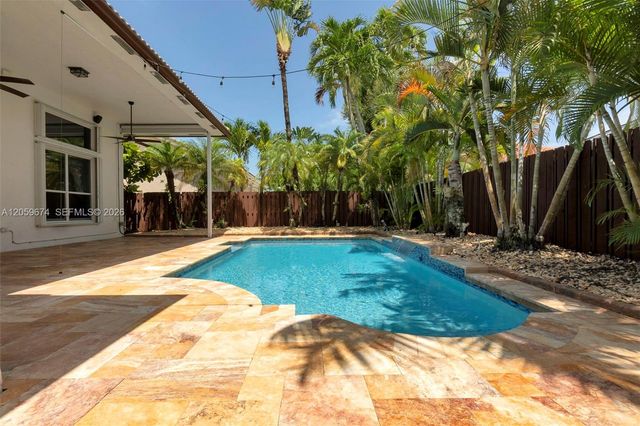 13746 NW 21st St, Pembroke Pines, FL 33028