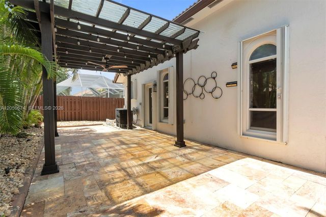 13746 NW 21st St, Pembroke Pines, FL 33028