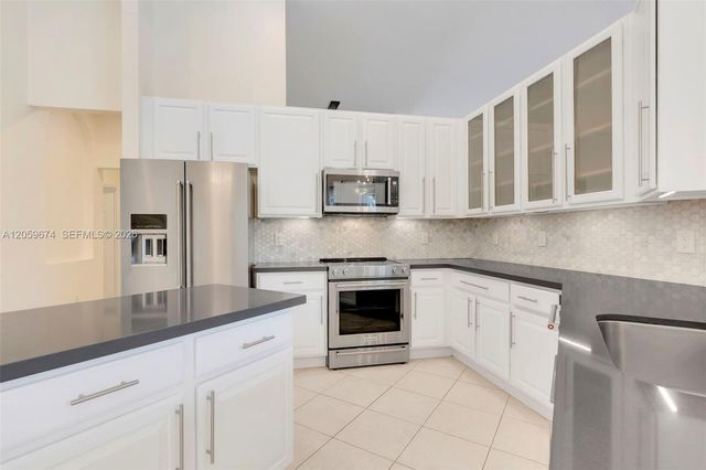 13746 NW 21st St, Pembroke Pines, FL 33028