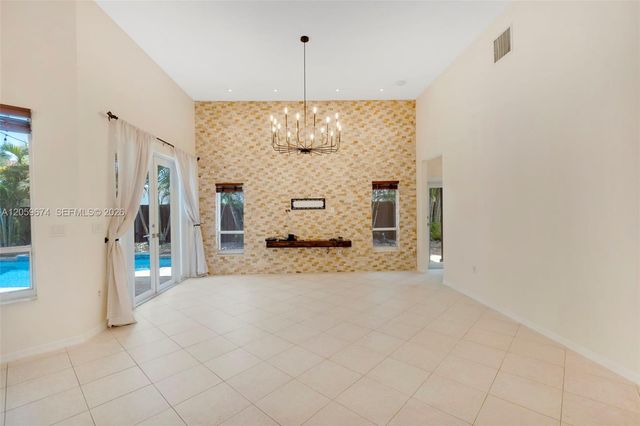 13746 NW 21st St, Pembroke Pines, FL 33028