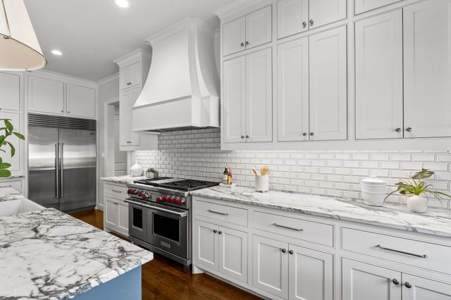 7137 Meadow Lake Avenue, Dallas, TX 75214