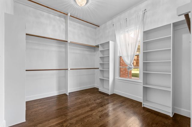 7137 Meadow Lake Avenue, Dallas, TX 75214