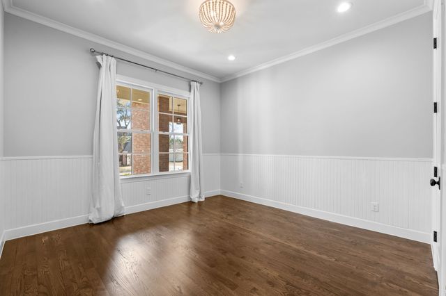 7137 Meadow Lake Avenue, Dallas, TX 75214