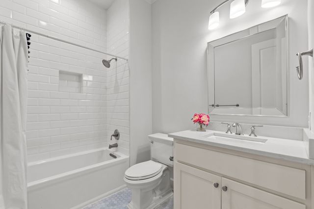 7137 Meadow Lake Avenue, Dallas, TX 75214