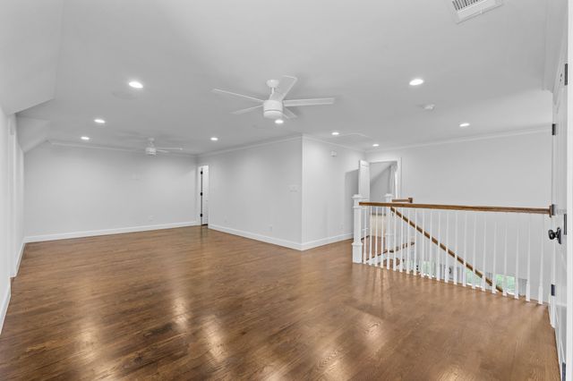 7137 Meadow Lake Avenue, Dallas, TX 75214