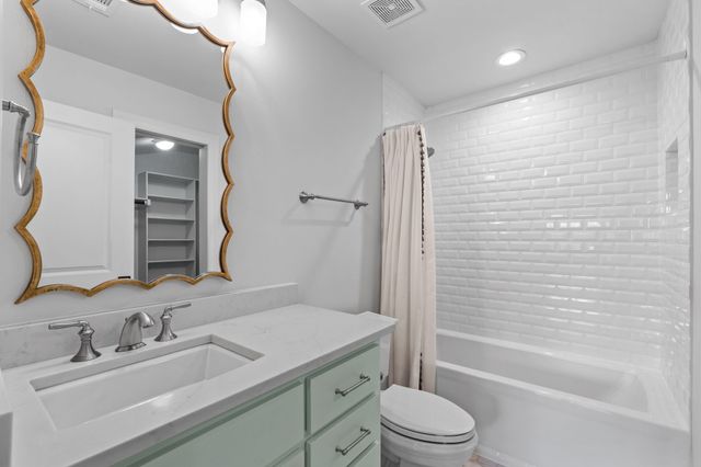 7137 Meadow Lake Avenue, Dallas, TX 75214