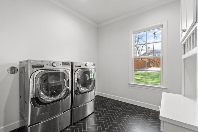 7137 Meadow Lake Avenue, Dallas, TX 75214