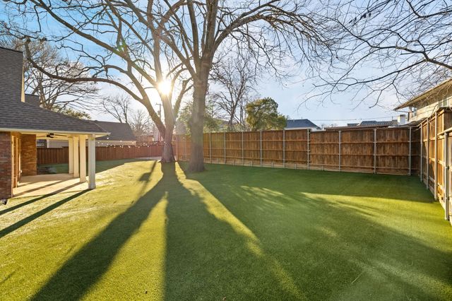 7137 Meadow Lake Avenue, Dallas, TX 75214