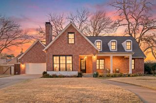 7137 Meadow Lake Avenue, Dallas, TX 75214
