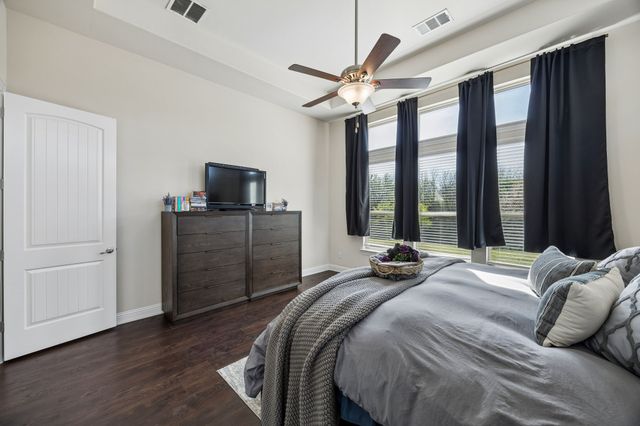 604 Shoreline Ridge Drive, Little Elm, TX 75068