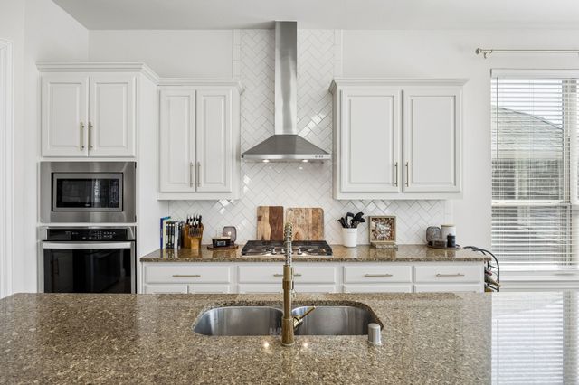 604 Shoreline Ridge Drive, Little Elm, TX 75068