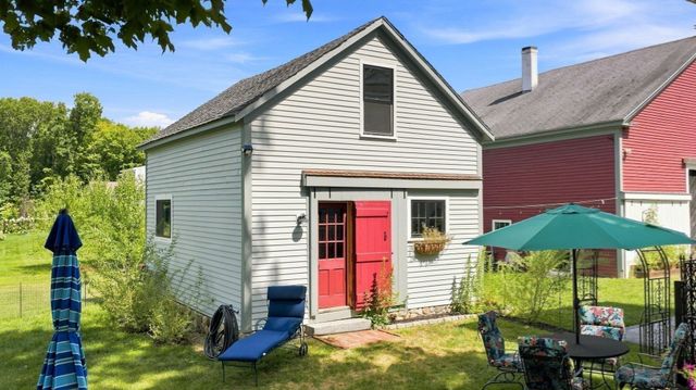 15 Coleman Rd, Newbury, MA 01922