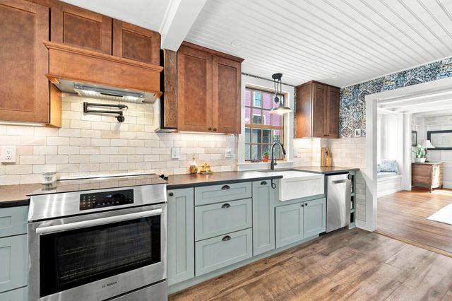 15 Coleman Rd, Newbury, MA 01922