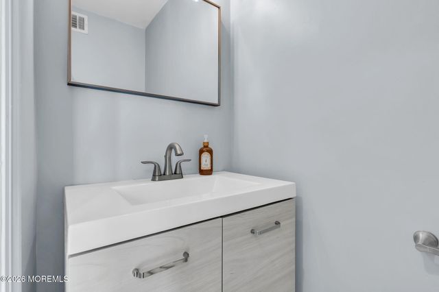 2 Girard Street, Marlboro, NJ 07746