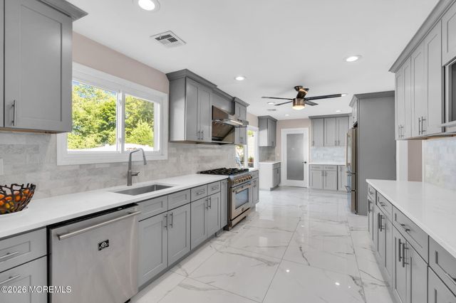 2 Girard Street, Marlboro, NJ 07746