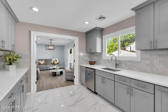 2 Girard Street, Marlboro, NJ 07746
