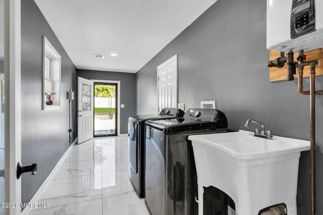 2 Girard Street, Marlboro, NJ 07746