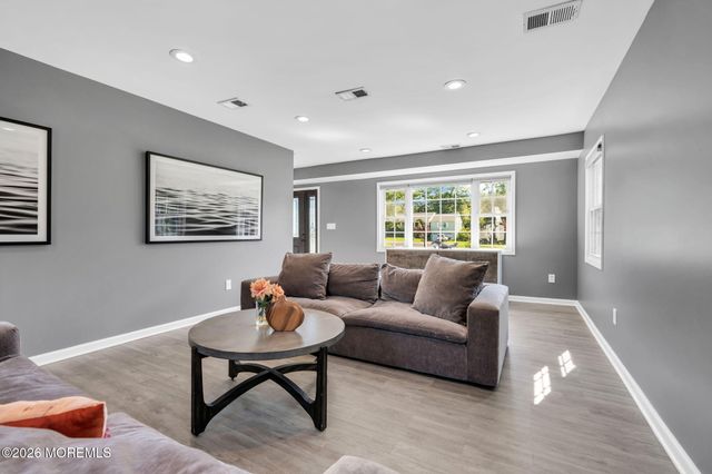 2 Girard Street, Marlboro, NJ 07746