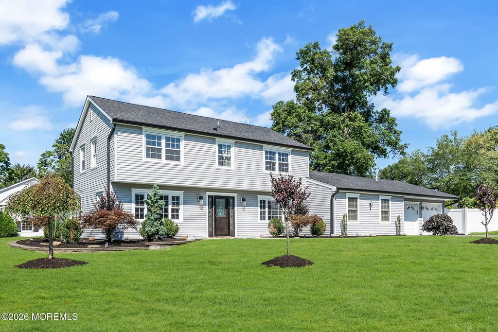 2 Girard Street, Marlboro, NJ 07746