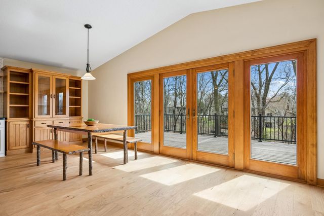 3930 Glendale Drive, Chanhassen, MN 55331