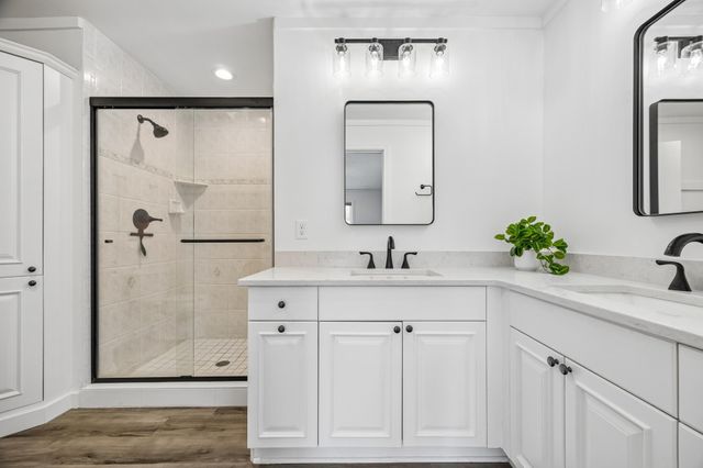 3930 Glendale Drive, Chanhassen, MN 55331