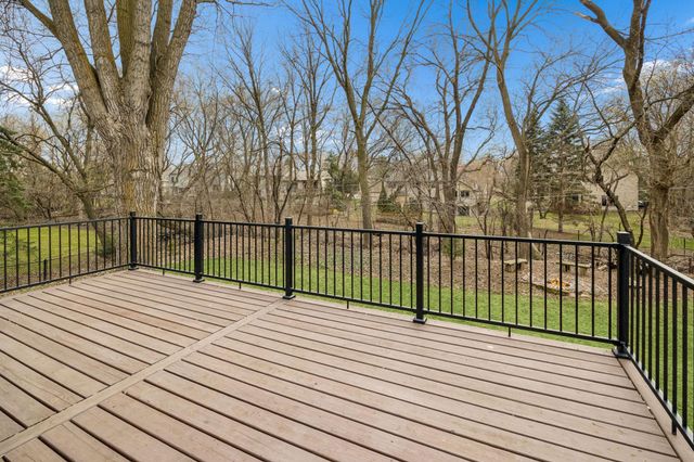 3930 Glendale Drive, Chanhassen, MN 55331