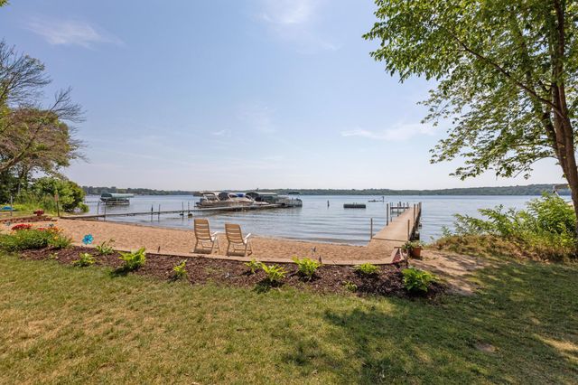 3930 Glendale Drive, Chanhassen, MN 55331