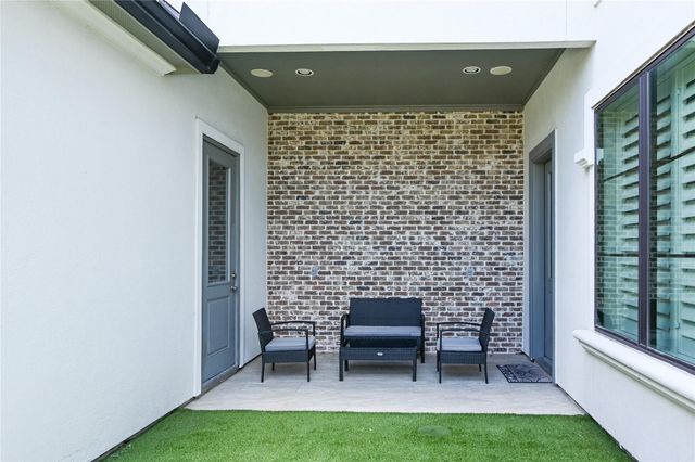 2431 Prairie Hollow Lane, Houston, TX 77077