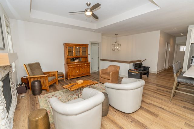 853 S Brookings Court, West Des Moines, IA 50266